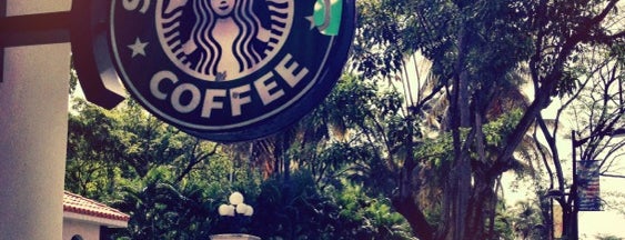 Starbucks is one of Locais curtidos por Jose.