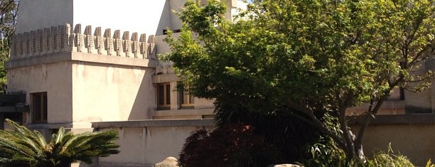 Hollyhock House is one of Landmarks.