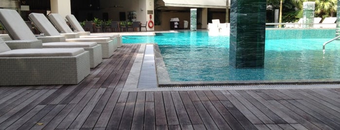 Swimming Pool Grand Hyatt Singapore is one of S 님이 저장한 장소.