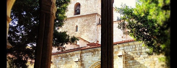 Catedral de Santander is one of สถานที่ที่ Angel ถูกใจ.
