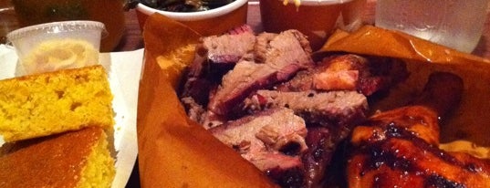 Hill Country Barbecue Market is one of DOWNTOWN drinks.