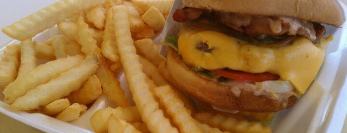 Super Burger is one of Locais salvos de Bobby.