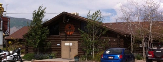 The Deerhunter Pub & Grill is one of Restaurants and shops close by.