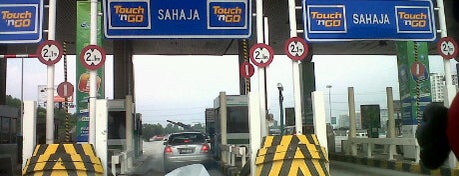 Lebuhraya Persekutuan (Federal Highway) is one of Highway & Common Road.