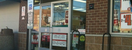 7-Eleven is one of Orte, die Linda gefallen.