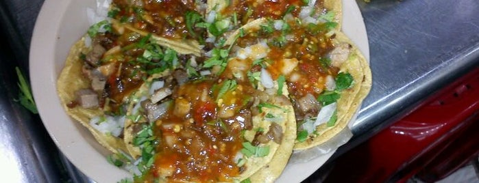 Taquería Arandas is one of Vladímirさんのお気に入りスポット.