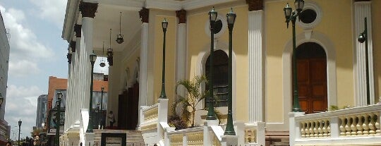 Teatro Municipal de Caracas is one of Lover’s Liked Places.