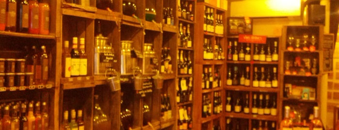 Le Barav is one of The VERY best wine bars in Paris.