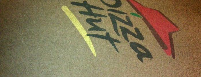 Pizza Hut is one of Orte, die Joshua gefallen.