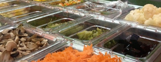 Ready Salads is one of Tempat yang Disimpan Karen 🌻🐌🧡.