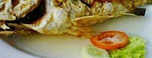 ลุงบัง หัวปลาหม้อไฟ is one of ♫♪♪ Favorite Food ♪♫.