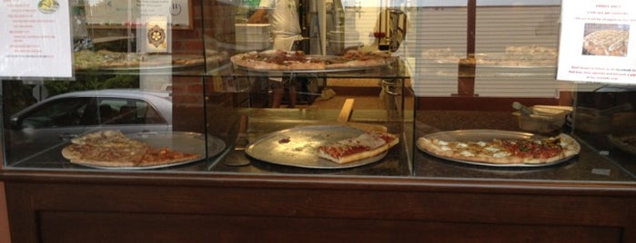Cresskill Pizza is one of Lugares favoritos de AJ.