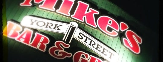 Mike's York Street Bar And Grill is one of สถานที่ที่บันทึกไว้ของ Kimmie.