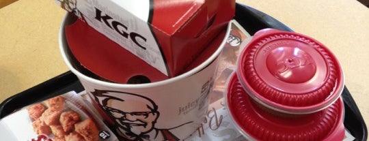 KFC is one of Lieux qui ont plu à 🖤💀🖤 LiivingD3adGirl.