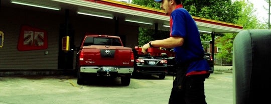 SONIC Drive In is one of สถานที่ที่ Danny ถูกใจ.