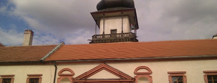 Zámek Nový Hrad is one of České hrady a zámky.