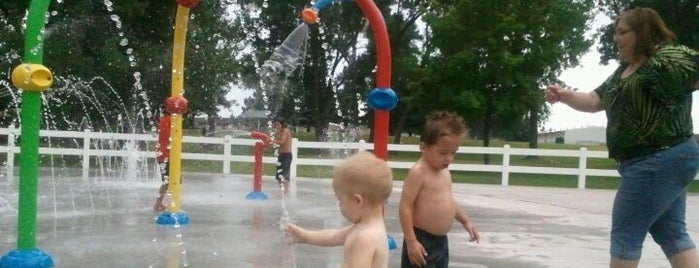 Riverdale SplashPad is one of Recreation Places.