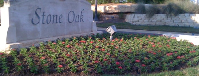 Stone Oak Neighborhood is one of Orte, die Jonathon gefallen.