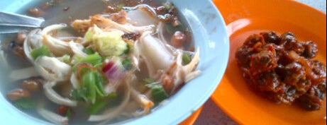 Warung Kak Ros is one of Favorite Food.