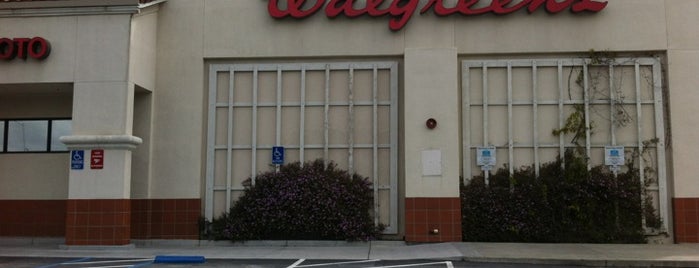 Walgreens is one of Orte, die Lisa gefallen.
