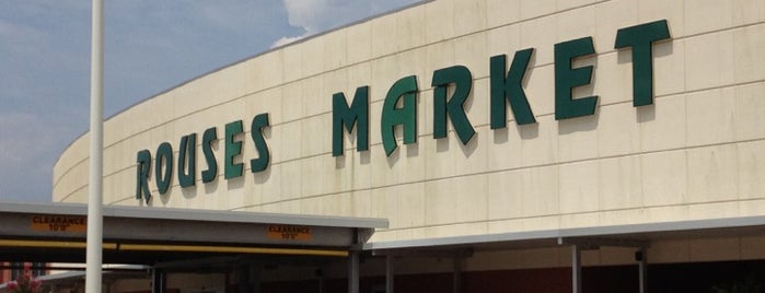 Rouses Market is one of Tempat yang Disukai Brandi.