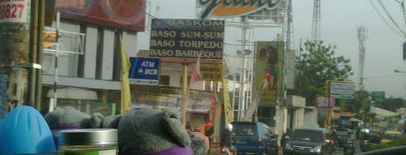 Giant is one of Bekasi City.