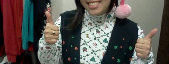 Buffalo Exchange is one of Jessicaさんの保存済みスポット.