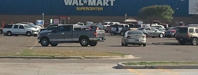 Walmart Supercenter is one of Tempat yang Disukai Monica.