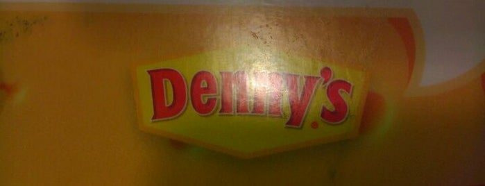 Denny's is one of สถานที่ที่ Karl ถูกใจ.