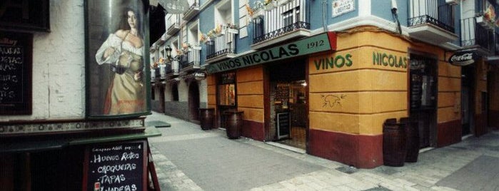 Vinos Nicolas is one of De Tapeo por el Casco Viejo de Zaragoza.