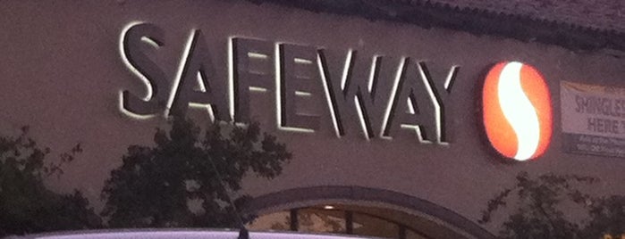 Safeway is one of Christopher'in Beğendiği Mekanlar.