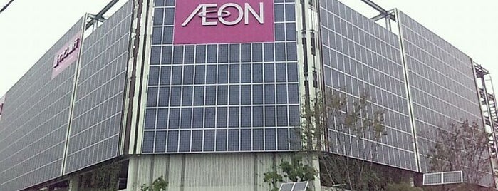 AEON Mall is one of Lugares favoritos de Hiroshi.