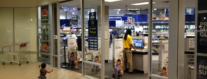 Best Buy is one of Locais curtidos por Cicely.
