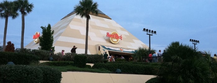 Hard Rock Cafe Myrtle Beach is one of Kyle’s Liked Places.