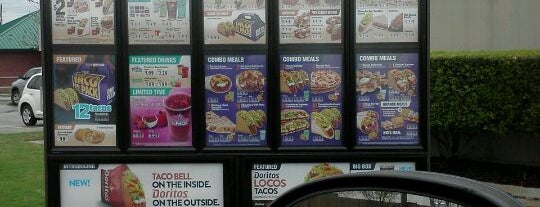 Taco Bell is one of Kimberly'in Beğendiği Mekanlar.