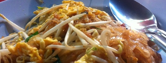 ผัดไทยสุโขทัย สูตรมะขามเปียก100% is one of Cuisine.