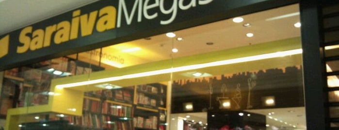 Saraiva MegaStore is one of Lugares Favoritos - QUE AMO!.