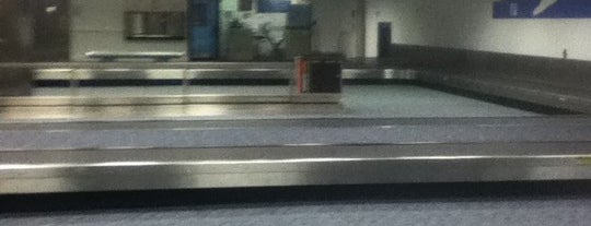 Baggage Claim is one of Orte, die John gefallen.