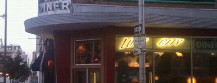 Lost City Diner is one of Lugares guardados de David Young.