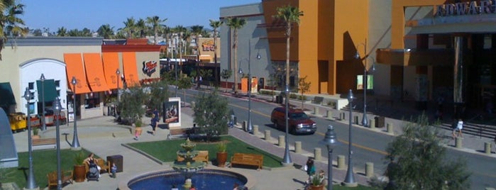 Promenade Temecula is one of Ms. Treecey Treeceさんのお気に入りスポット.