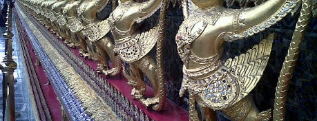 Temple of the Emerald Buddha is one of Photo Walks List.