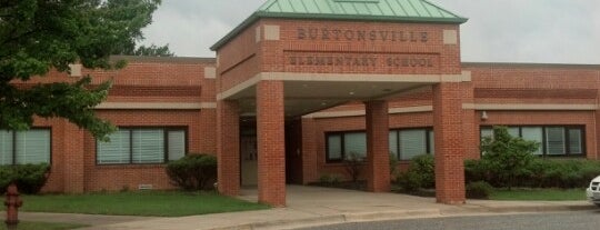 Burtonsville Elementary School is one of Lugares favoritos de Bella.
