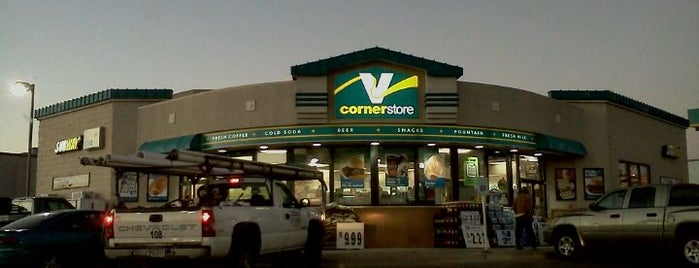 Corner Store is one of Tempat yang Disukai Thomas.