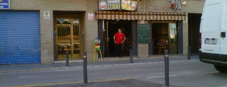 Cerveceria Curro is one of Bares y Restaurantes en Sant Joan.