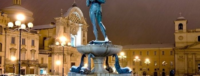Piazza Duomo is one of Lugares favoritos de Marco.