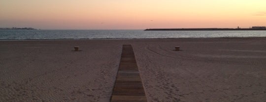 Playa de Valdelagrana is one of Cádiz.