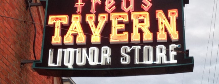 Fred's Tavern & Liquor Store is one of G'ın Kaydettiği Mekanlar.