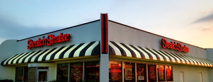 Steak 'n Shake is one of สถานที่ที่ Ray ถูกใจ.