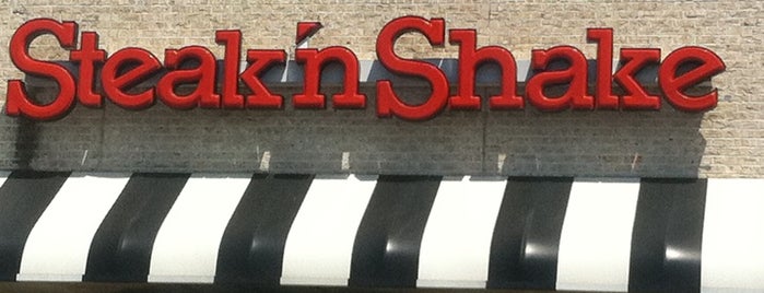 Steak 'n Shake is one of สถานที่ที่ Josh ถูกใจ.