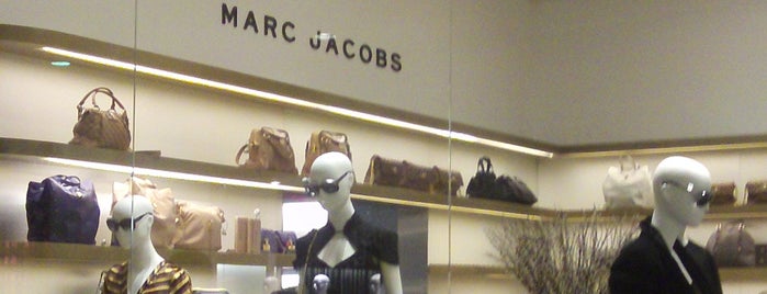 Marc Jacobs is one of lojas.